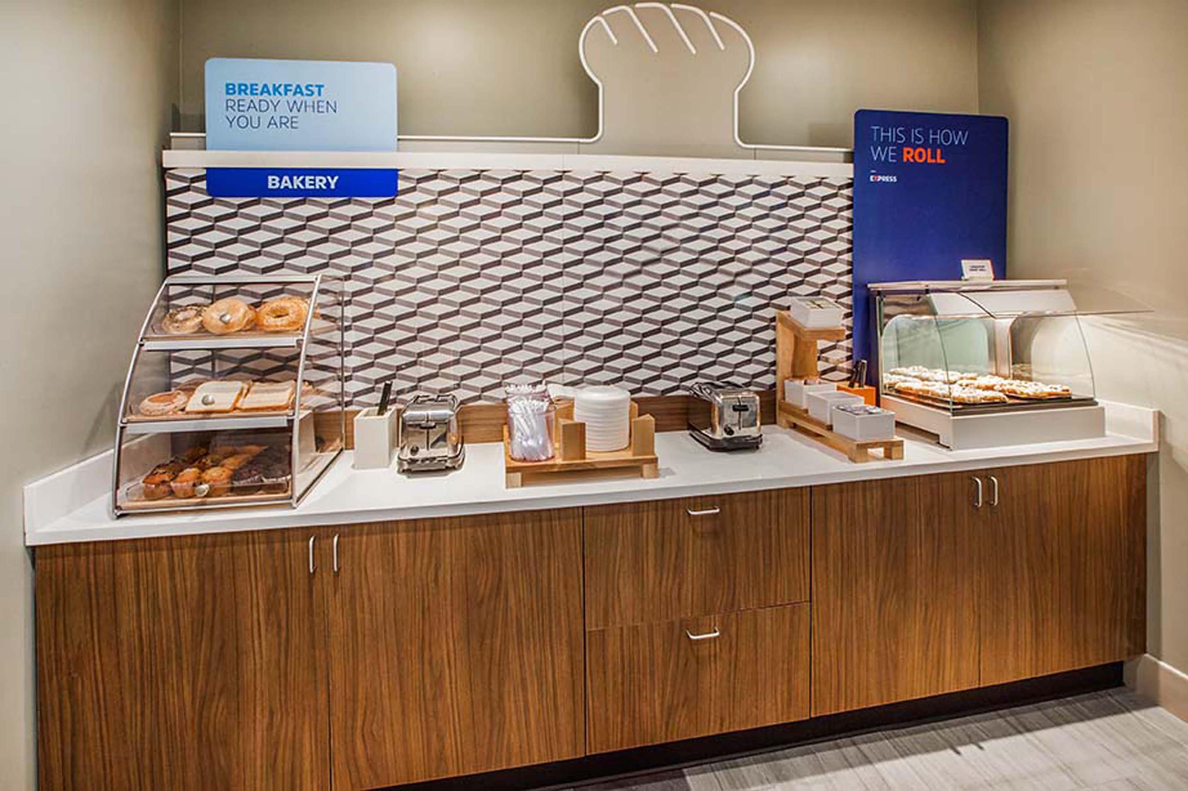 Holiday Inn Express Hanover By Ihg Buitenkant foto